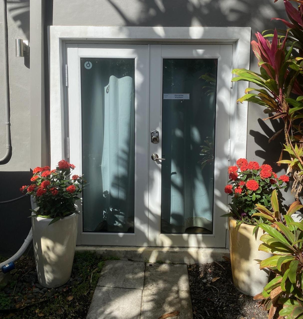 Riverbank Guesthouse Wilton Manors Oda fotoğraf